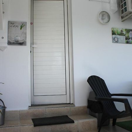 Lauraym 1 Hotel Baie-Mahault Exterior foto